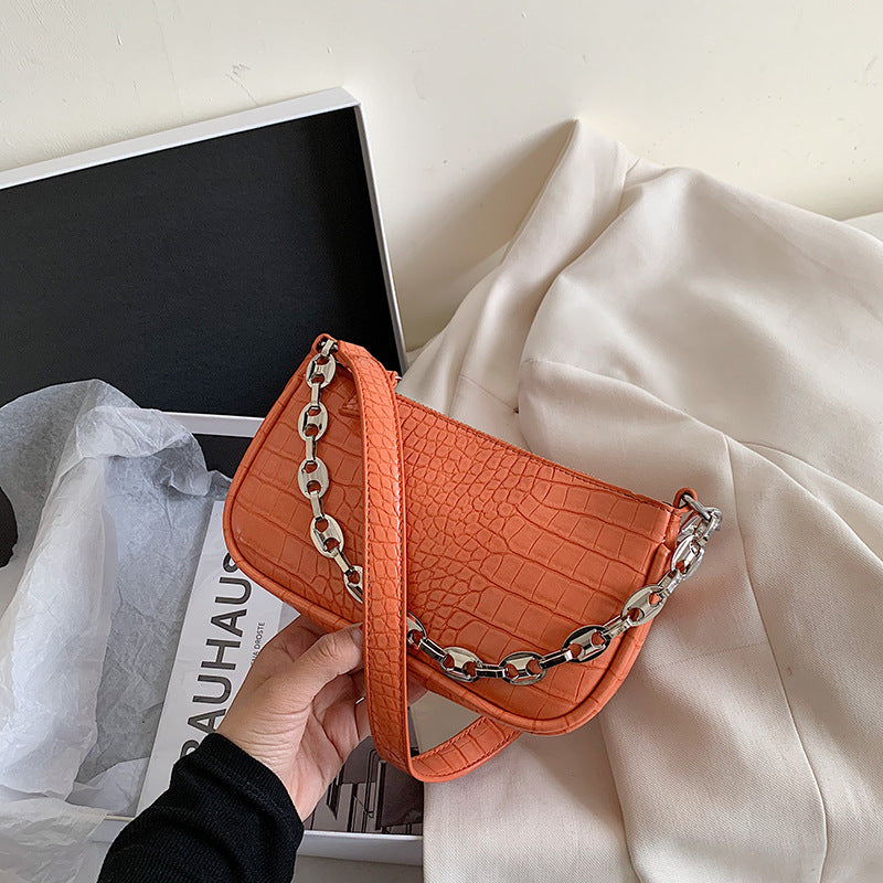 Chain diagonal underarm bag
...
Price:8.9 0MR
Free Shipping in Oman
Available now at Riza Trending Atelier