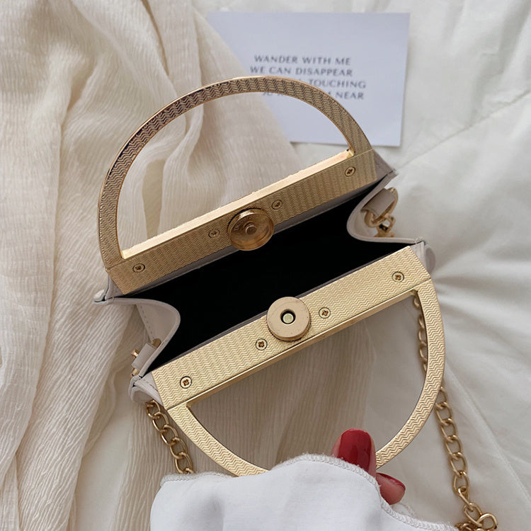 👜 All-Match Western Style Messenger Bag — Chain Handle