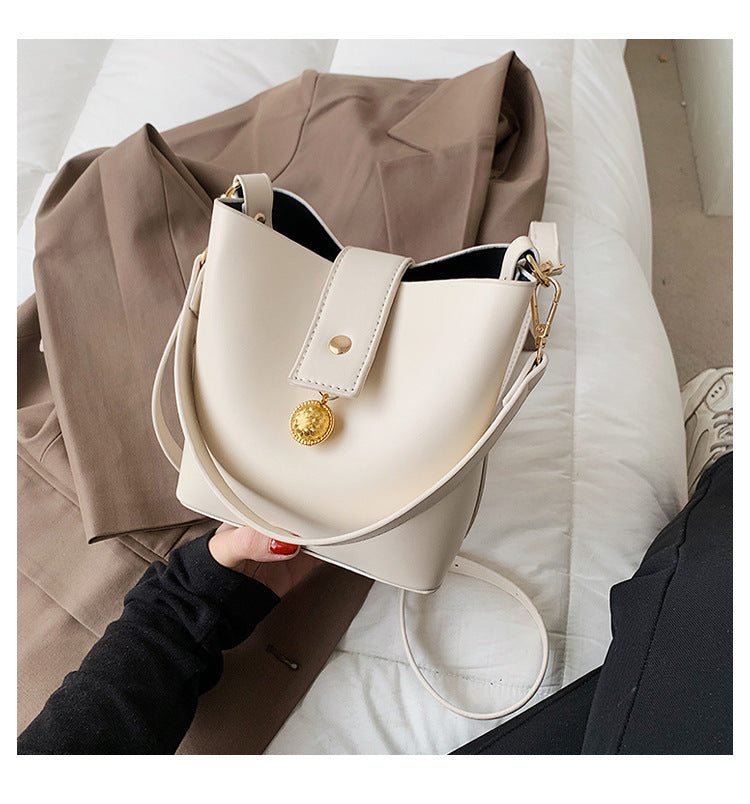 Bucket Messenger Shoulder Bag , Large Capacity , Magnetic Buckle