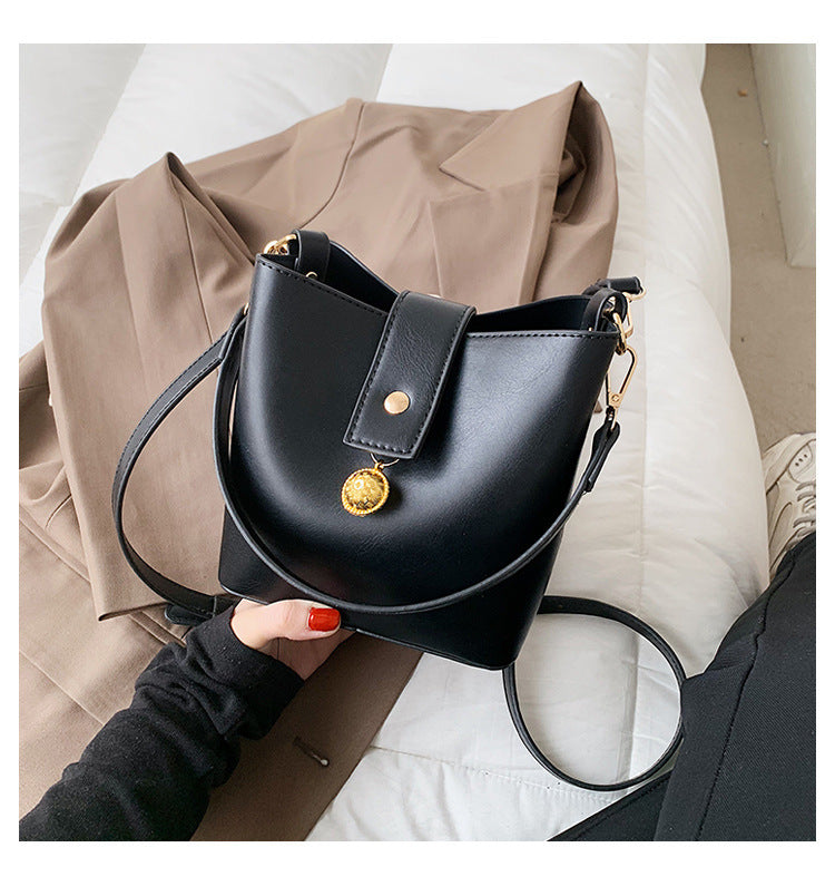 Bucket Messenger Shoulder Bag , Large Capacity , Magnetic Buckle