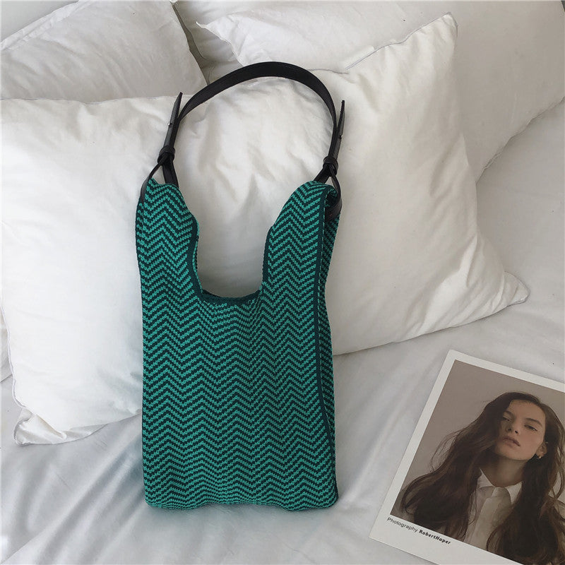 Trendy Knitted Contrast Shoulder Bag