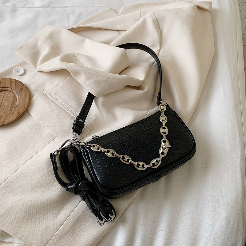 Chain diagonal underarm bag
...
Price:8.9 0MR
Free Shipping in Oman
Available now at Riza Trending Atelier