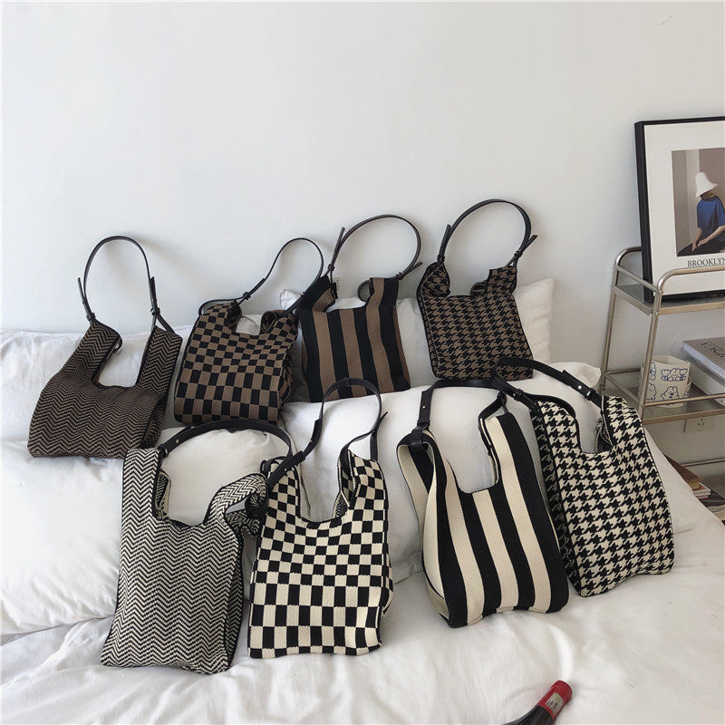 Trendy Knitted Contrast Shoulder Bag