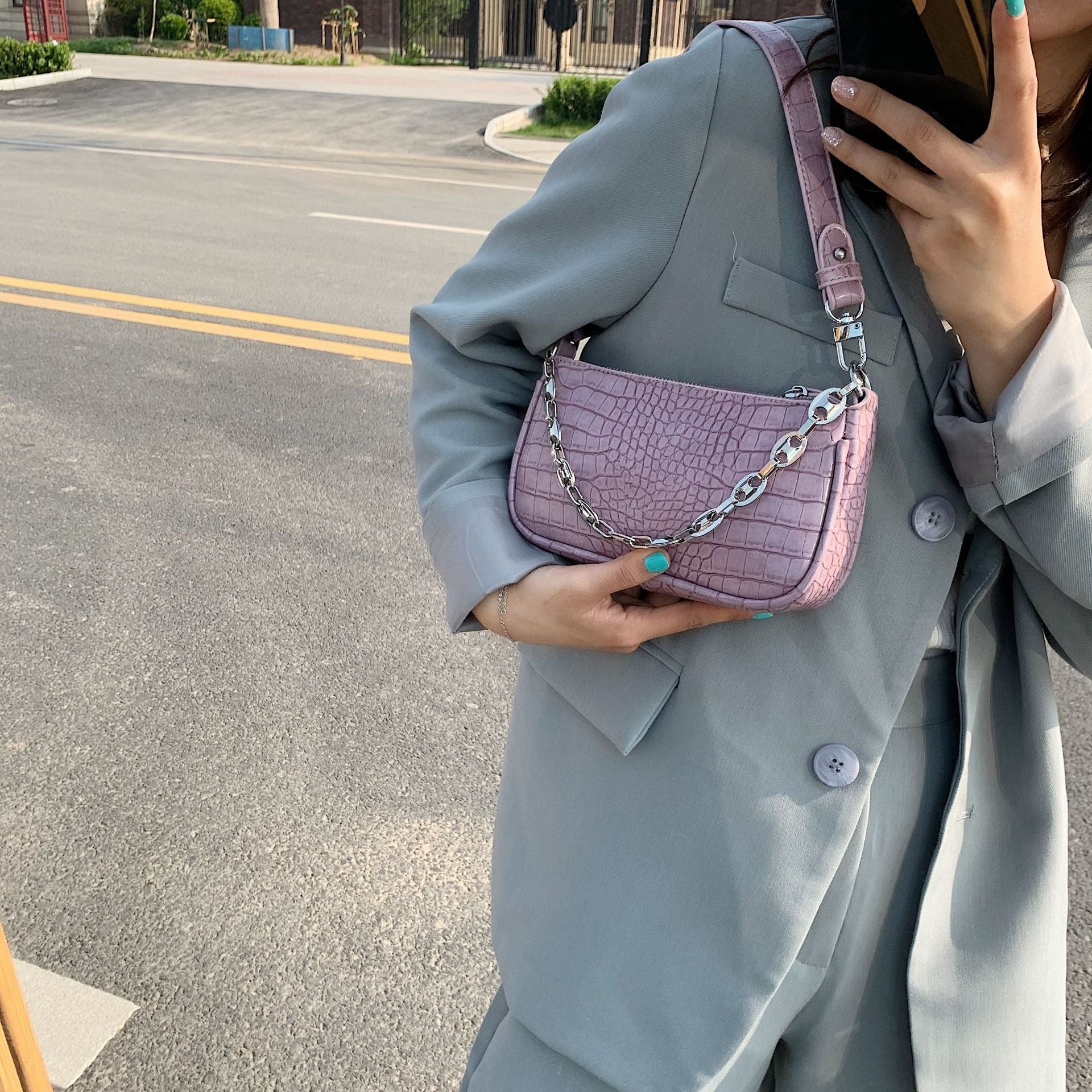 Chain diagonal underarm bag
...
Price:8.9 0MR
Free Shipping in Oman
Available now at Riza Trending Atelier