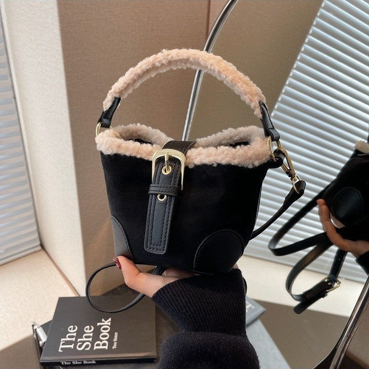 👜 Crossbody Bags Women Shoulder Bag Casual Retro Plush Designer Bag