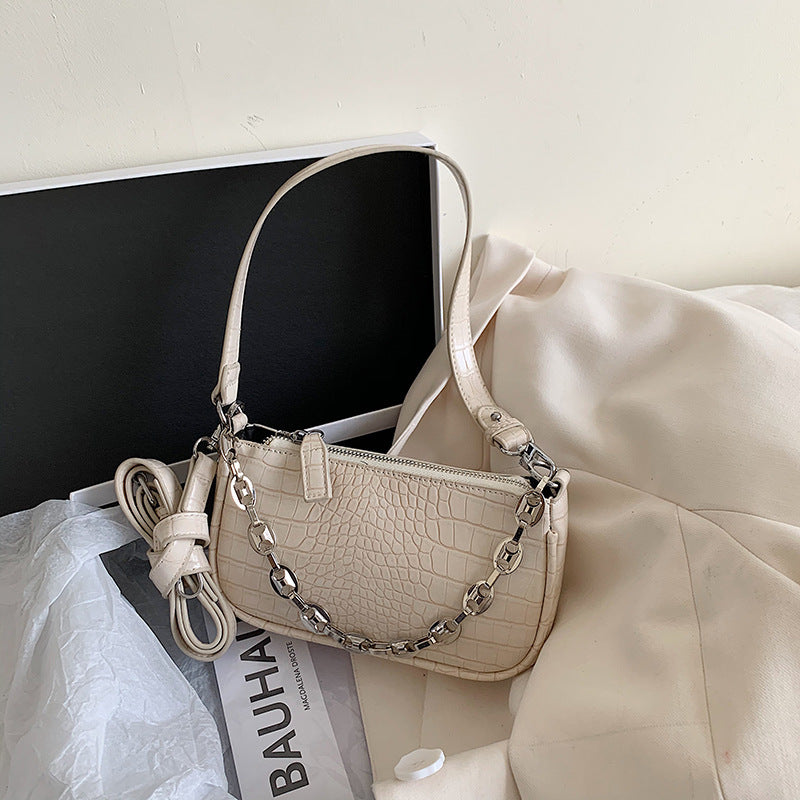 Chain diagonal underarm bag
...
Price:8.9 0MR
Free Shipping in Oman
Available now at Riza Trending Atelier