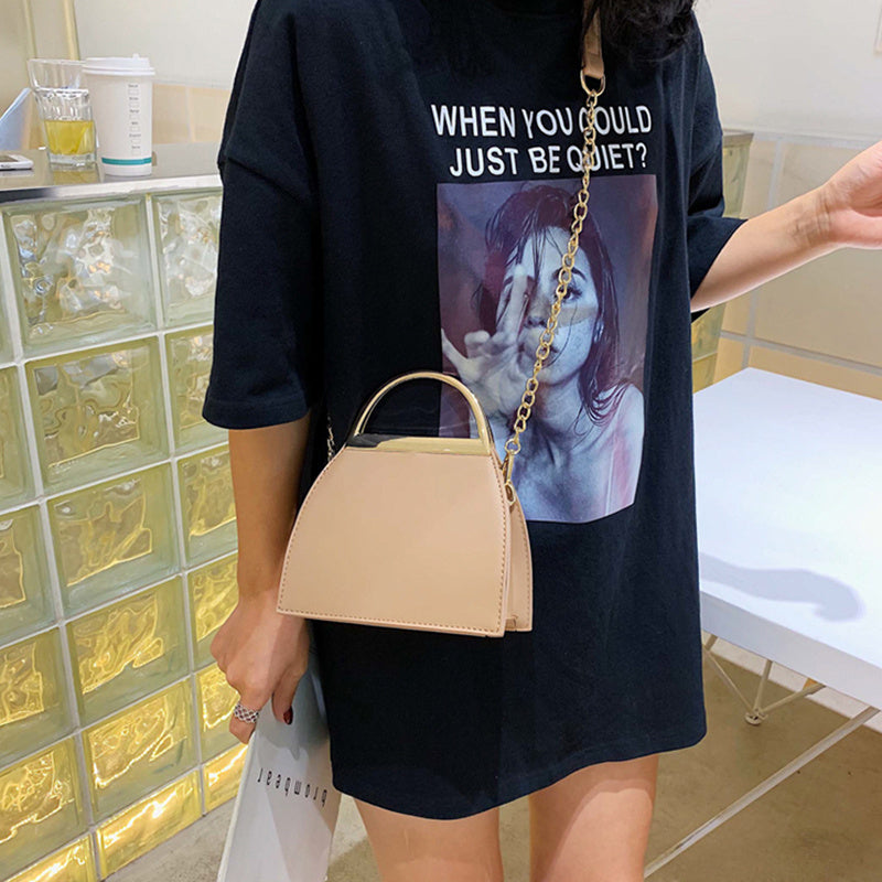 👜 All-Match Western Style Messenger Bag — Chain Handle