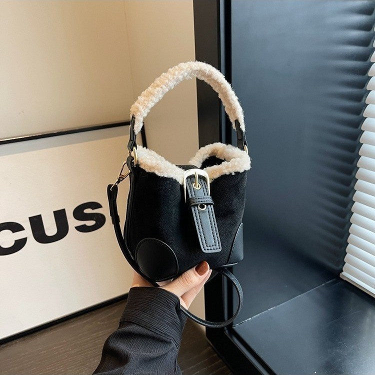 👜 Crossbody Bags Women Shoulder Bag Casual Retro Plush Designer Bag